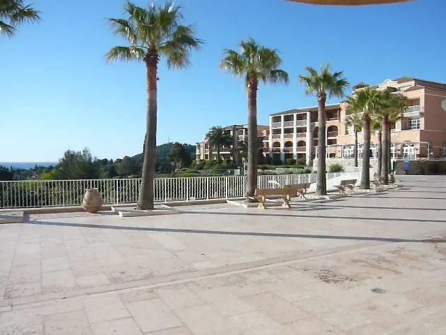 Cap Esterel place des pecheurs Saint-Raphaël 0*,